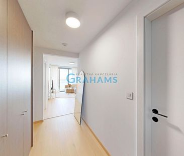 Moderné bývanie v Eurovea Tower, so zariadením, terasou, garážovým ... – Fotografia 5