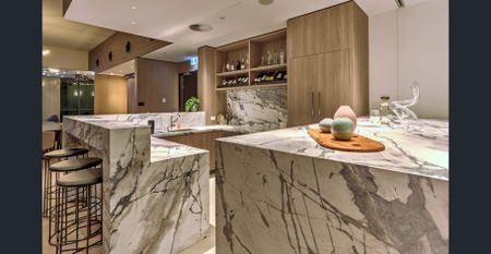 *Semi-Furnished* two bedrooms apartment with stunning views and access to carpark - Photo 3