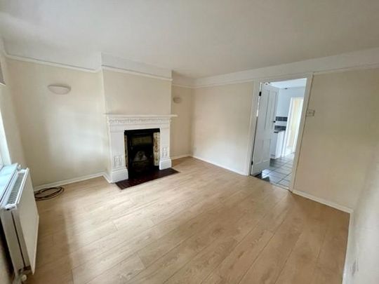 2 bedroom end of terrace house to rent - Photo 1