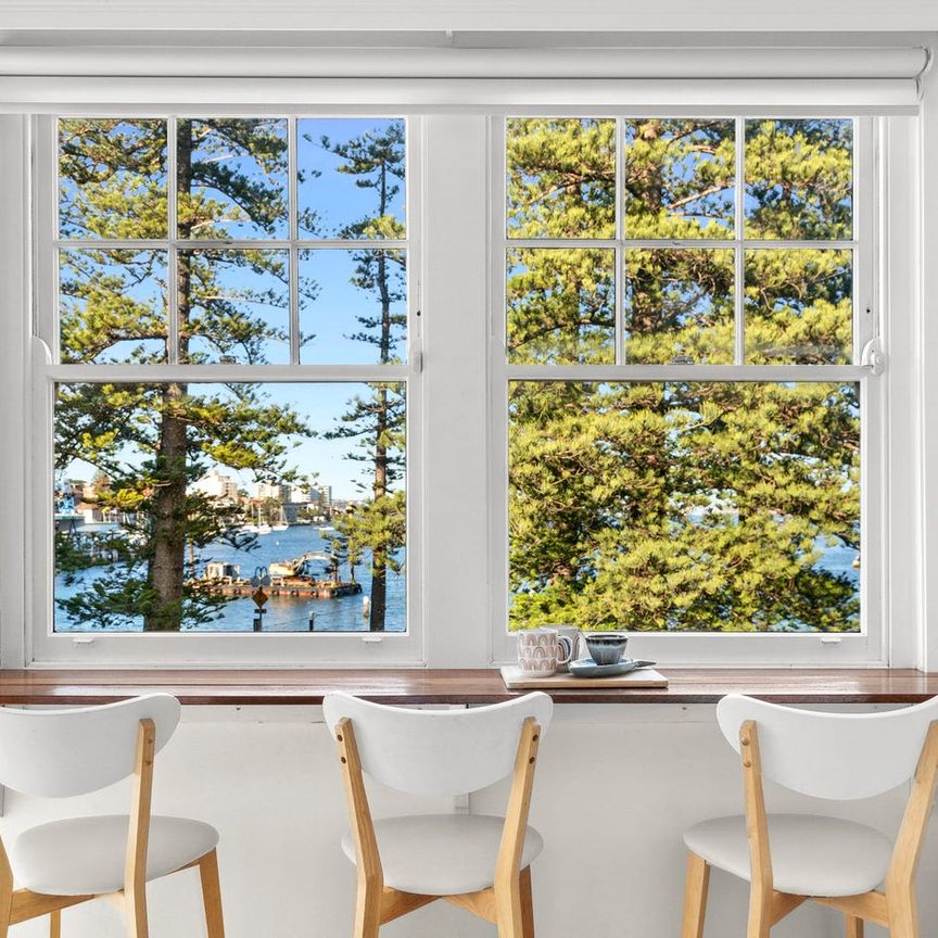 Coastal Hamptons Dream in the Heart of Manly – Including Furnishings & Utilities - Photo 1