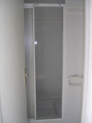 Location Appartement 2 pièces 30m² SARREGUEMINES 57200 - Photo 2