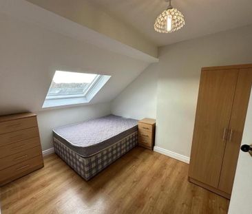 Room 1 To Let, 17b Rugby Avenue, Belfast, BT7 1RD - Photo 1