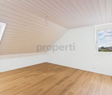 Grosszügige 3.5-Zimmer-Dachwohnung in Günsberg moderner Wohnkomfort... - Photo 1