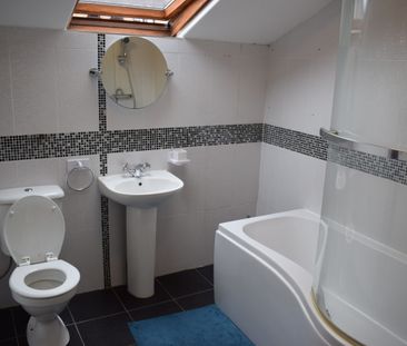 Double room- Large communal space - Photo 2