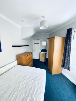 6 bedroom house to rent - Photo 1