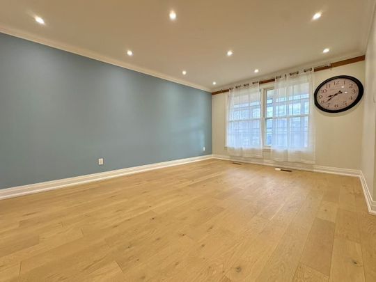 For Lease - 124 Briarscross Boulevard, Toronto, Ontario - Photo 1