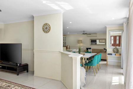 Immaculate Four-Bedroom Family Home in Exclusive Kuraby Cul-de-Sac - Photo 2