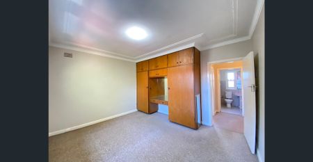 2 BEDROOM FLAT - Photo 4