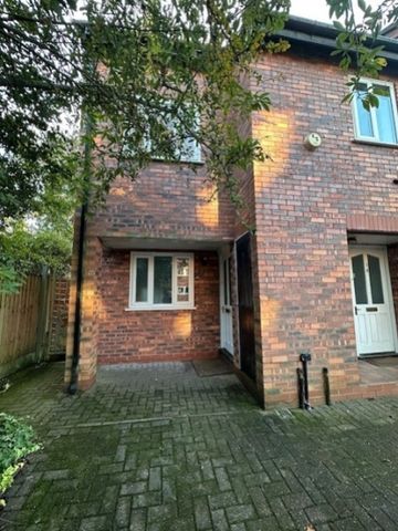 Adamson Gardens, Didsbury, Manchester, M20 2TQ - Photo 4