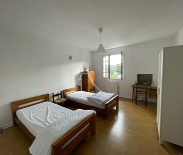 Location Appartement 4 pièces 113m² - Photo 3