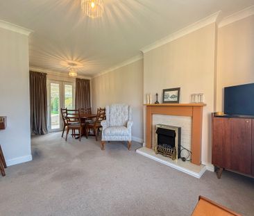 2 bed bungalow to rent in Laburnum Avenue, Kenilworth, CV8 - Photo 2