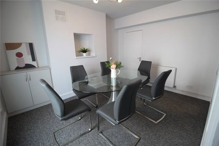 4 bedroom terraced house to rent - Photo 5