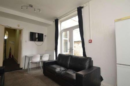 Latchmere Road, Fallowfield, Manchester, M14 - Photo 2