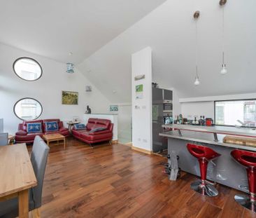 Price £2,350 pcm - Available 21/07/2025 - Part Furnished - Photo 3