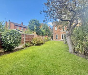 3 bedroom semi-detached house to rent - Photo 4