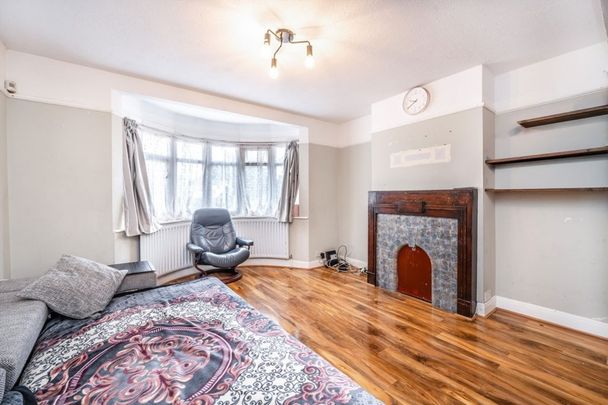 Munster Avenue, TW4, London - Photo 1