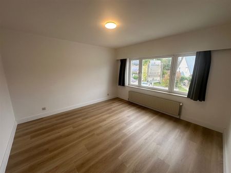 Ruime woning met 3 slaapkamers, garage en tuin - Foto 4