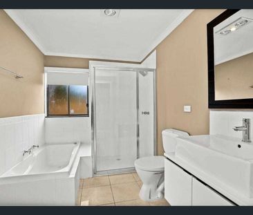 Spacious Family Home - Photo 4