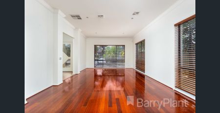 Sanctuary lakes oasis awaits you! - Photo 2