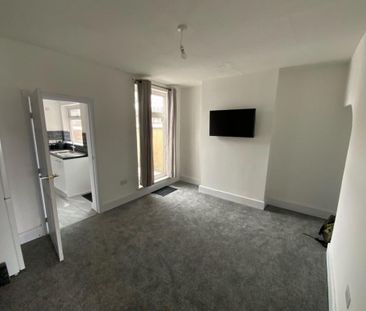 4 bedroom house share to rent - Photo 2