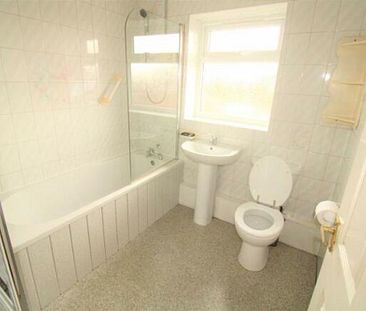 2 bed semi-detached house to rent in Wilshaw Grove, Ashton-Under-Lyne, OL7 - Photo 3