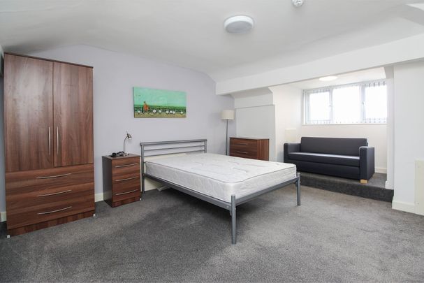 1 bedroom Flat to rent - Photo 1