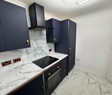 3 bedroom end of terrace house to rent - Photo 5