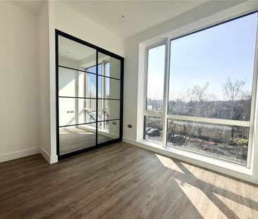 Roop House, Fleet, Hampshire, GU51 - Photo 6