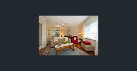 Spacious 3 Bedroom Unit - Photo 5