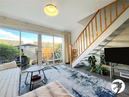 3 bedroom terraced house to rent - Photo 3