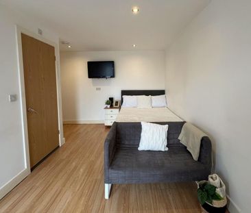 Studio to rent - Photo 6