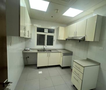 Two bedrooms Parking Maid’s room Spacious layou - Photo 2