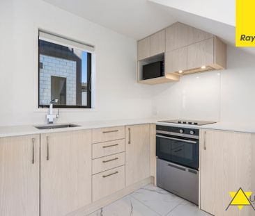 Spacious One-Bedroom with Courtyard & Storage - Photo 6