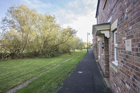 4 bedroom detached house to rent - Photo 5