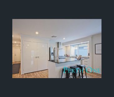 Stunning Beautiful Family Home in Harrisdale!! - Photo 5