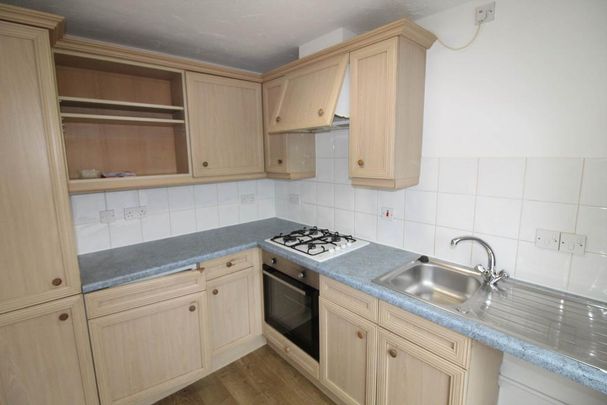 2 bedroom end of terrace house to rent - Photo 1