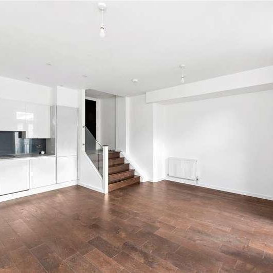 Queens Drive, London, N4 - Photo 1