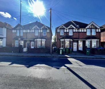 Bitterne Road West, Southampton - Photo 4