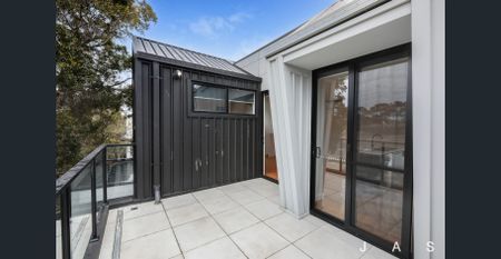 Park Life in West Footscray - Photo 5