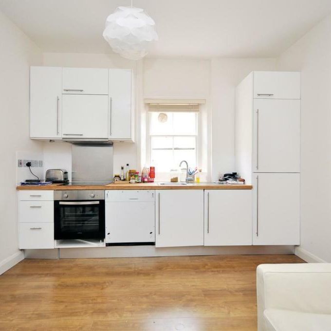 1 bedroom flat to rent - Photo 1