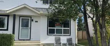 3Bed townhome Duplex | Calgary - Photo 1