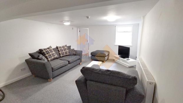 4 bedroom townhouse to rent - Photo 1