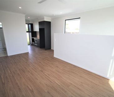 Air-Conditioned Townhouse in Great Location Close to the River - Photo 1