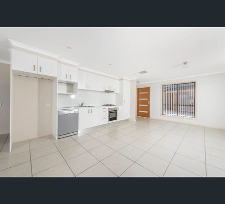 3/26 Carrington Street, Queanbeyan, NSW 2620 - Photo 4