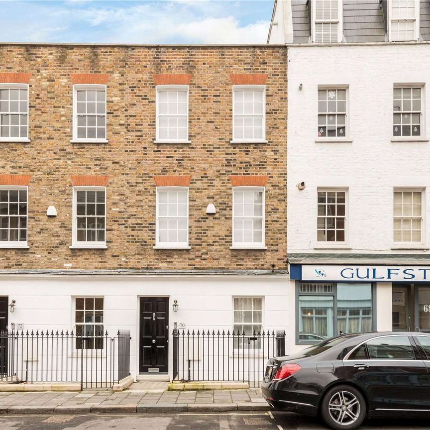 Completely modernised three bedroom townhouse moments from Marylebone - Photo 1