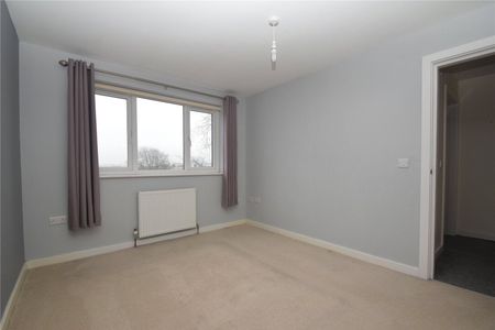 3 bed terraced house to rent in Eastway, Eastfield, YO11 - Photo 3