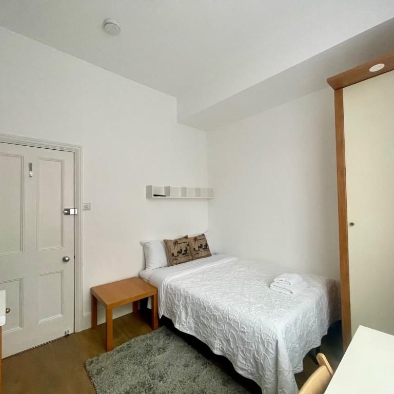 Flat 203 Fulham Palace Road, Fulham W6 9HH - Photo 1