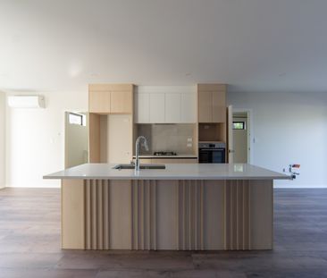 Near New Luxurious 3-Bedroom Home - Photo 1