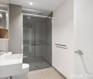 STYLISH, Prime Location in Southbank - Photo 3