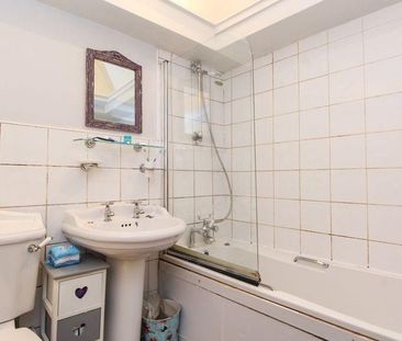 2 bedroom semi-detached house to rent - Photo 5